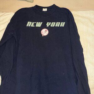 New York Yankees long-sleeved t-shirt